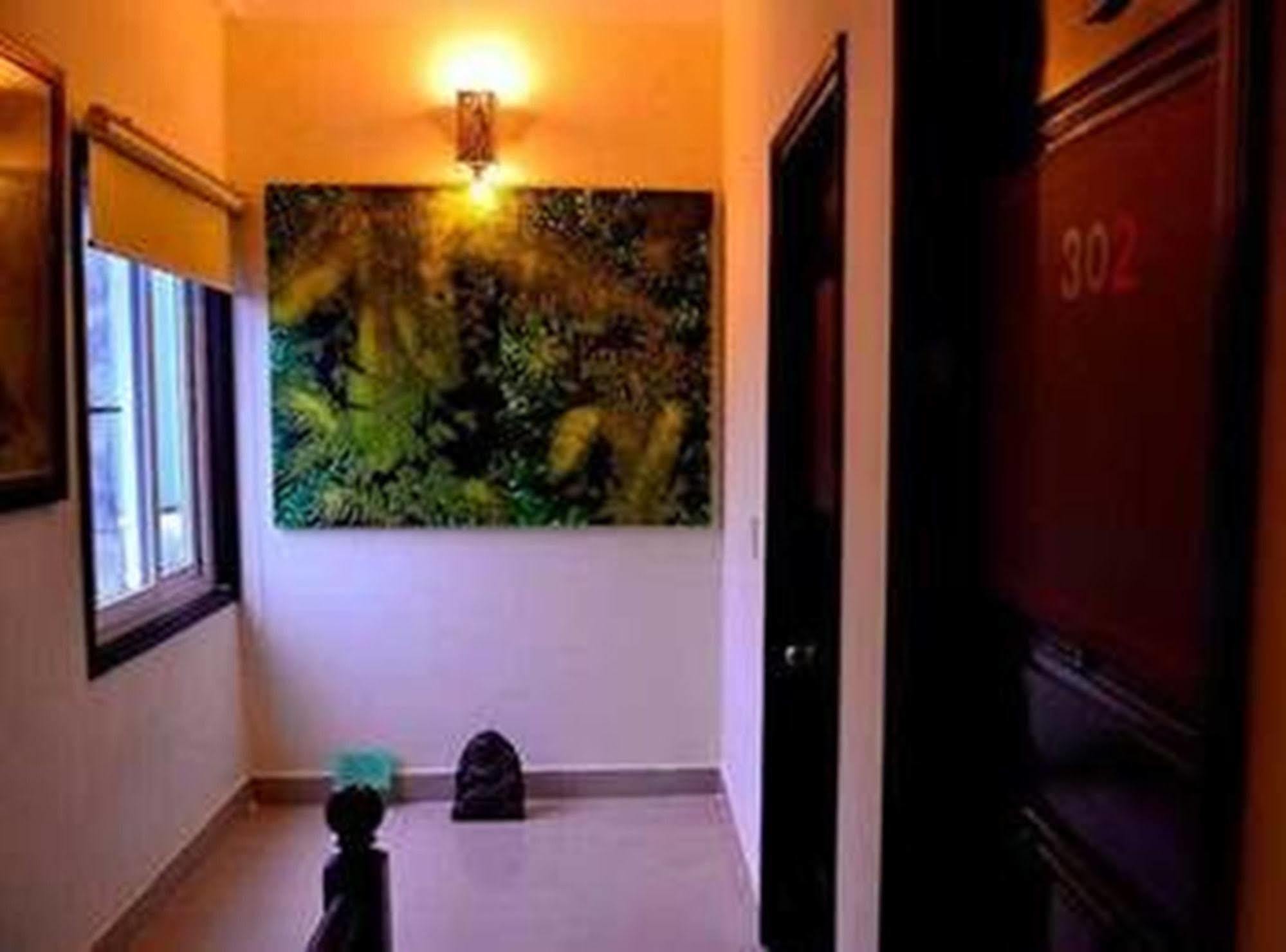 Hue Nino Hotel Exteriér fotografie