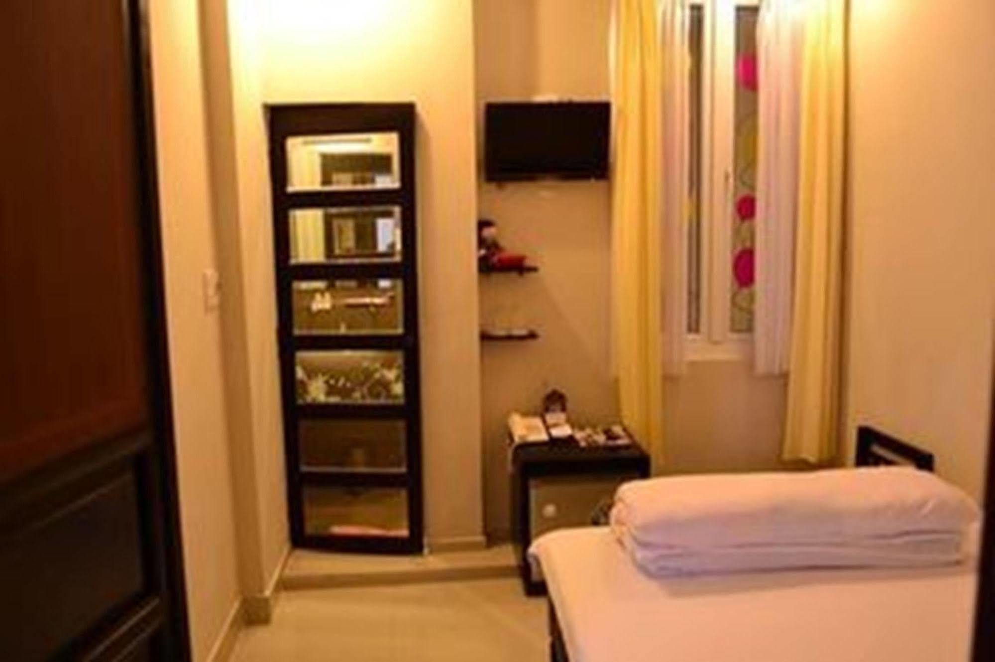 Hue Nino Hotel Exteriér fotografie
