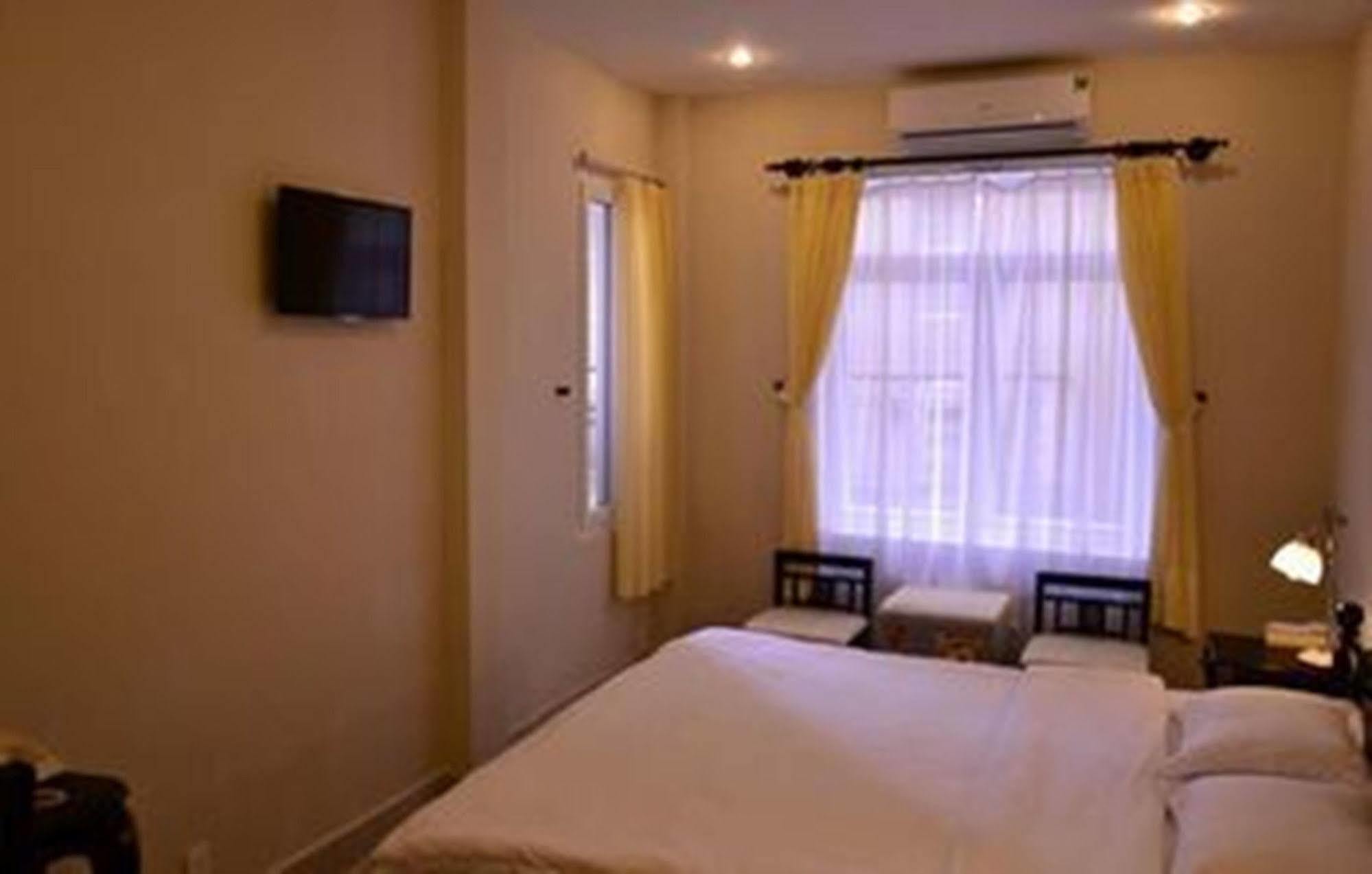 Hue Nino Hotel Exteriér fotografie